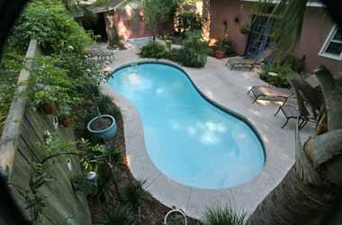 3 ways to clean a pool without chlorine