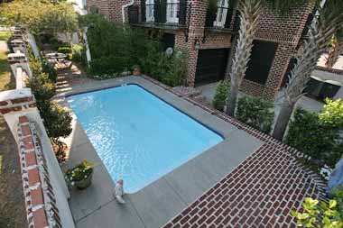 Best Fiberglass Pool Contractor Toledo OH