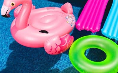 How to plan a poolside staycation